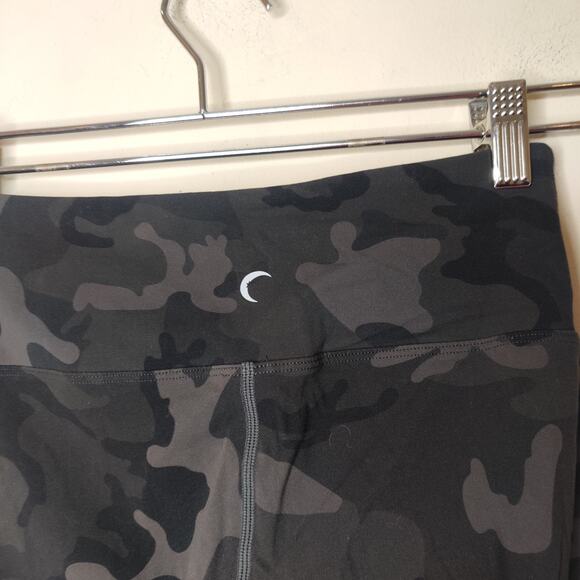 Zyia Active Camo Leggings Slashed Mid Rise - Picture 9 of 10